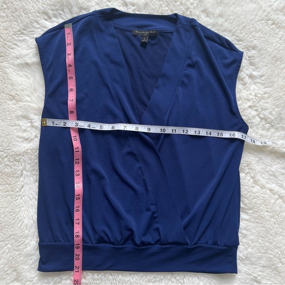 Banana Republic Factory Deep Blue V-Neck Blouse S - Picture 4 of 6